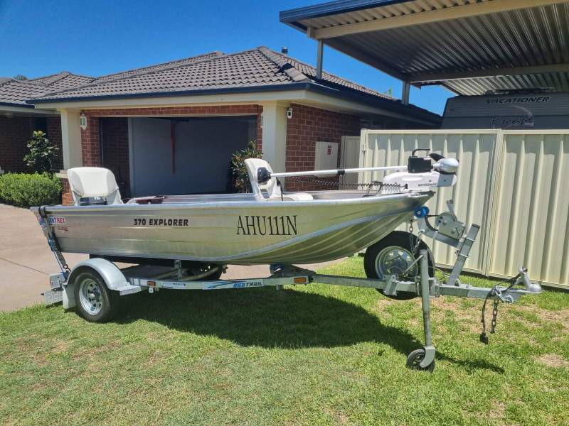 Explorer 370 Eclipse Quintrex