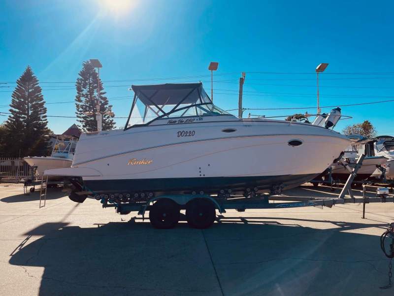 Rinker 250 Fiesta Vee