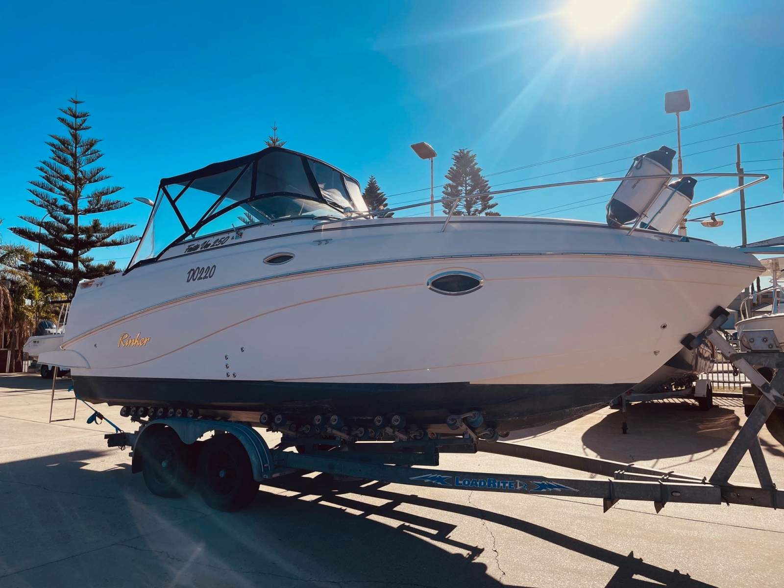 Rinker 250 Fiesta Vee