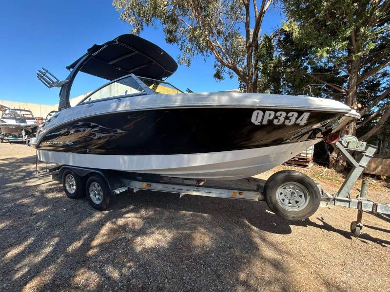 Chaparral 224 Sunesta Premium Bowrider