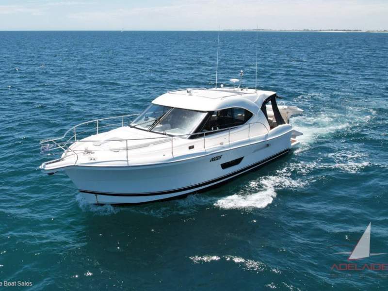 Riviera 3600 Sport Yacht Series 11
