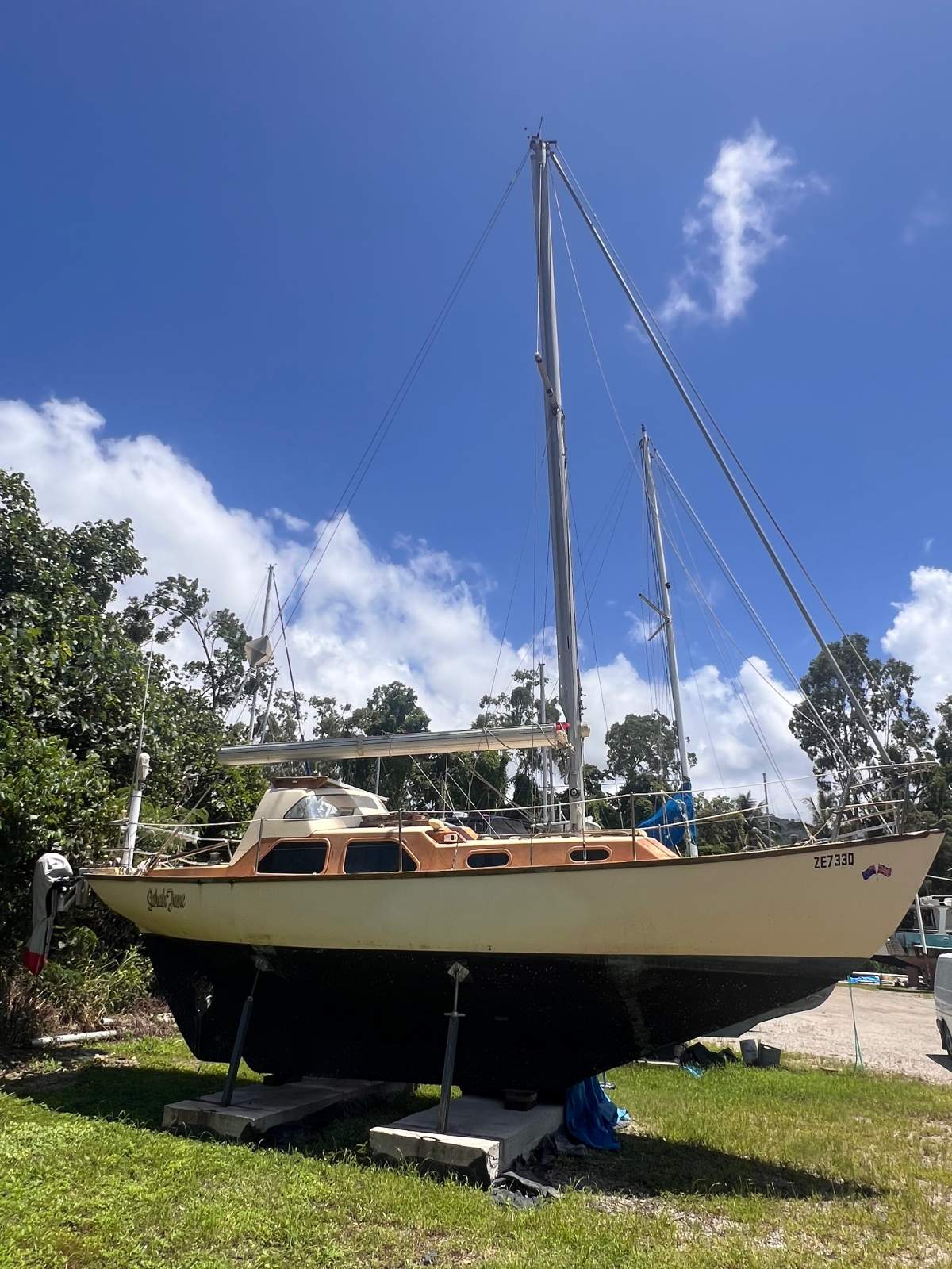 Herreshoff 30 Reduced again H 28 30 Foot Model