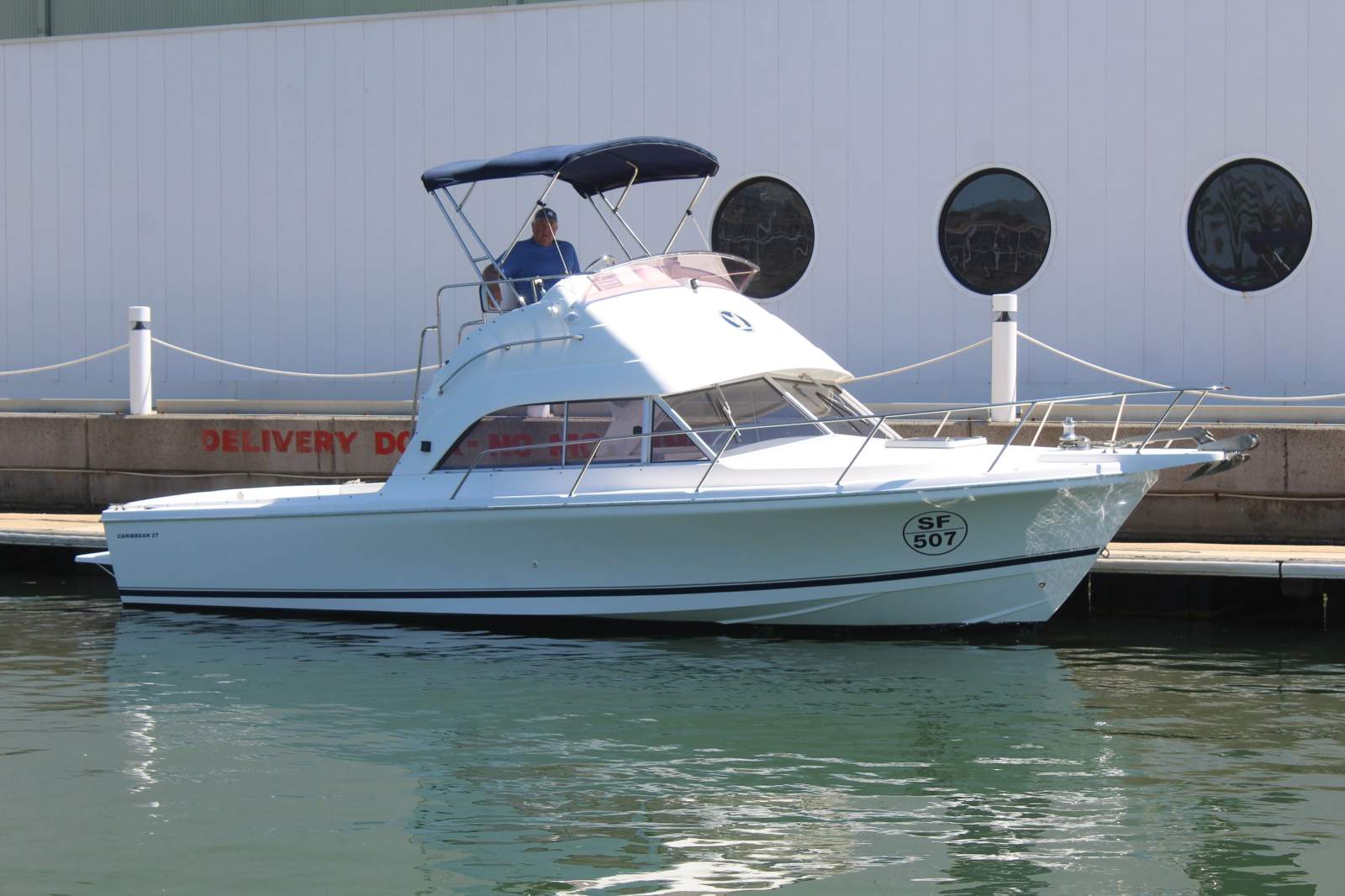Caribbean 27 Flybridge Sports Fisherman