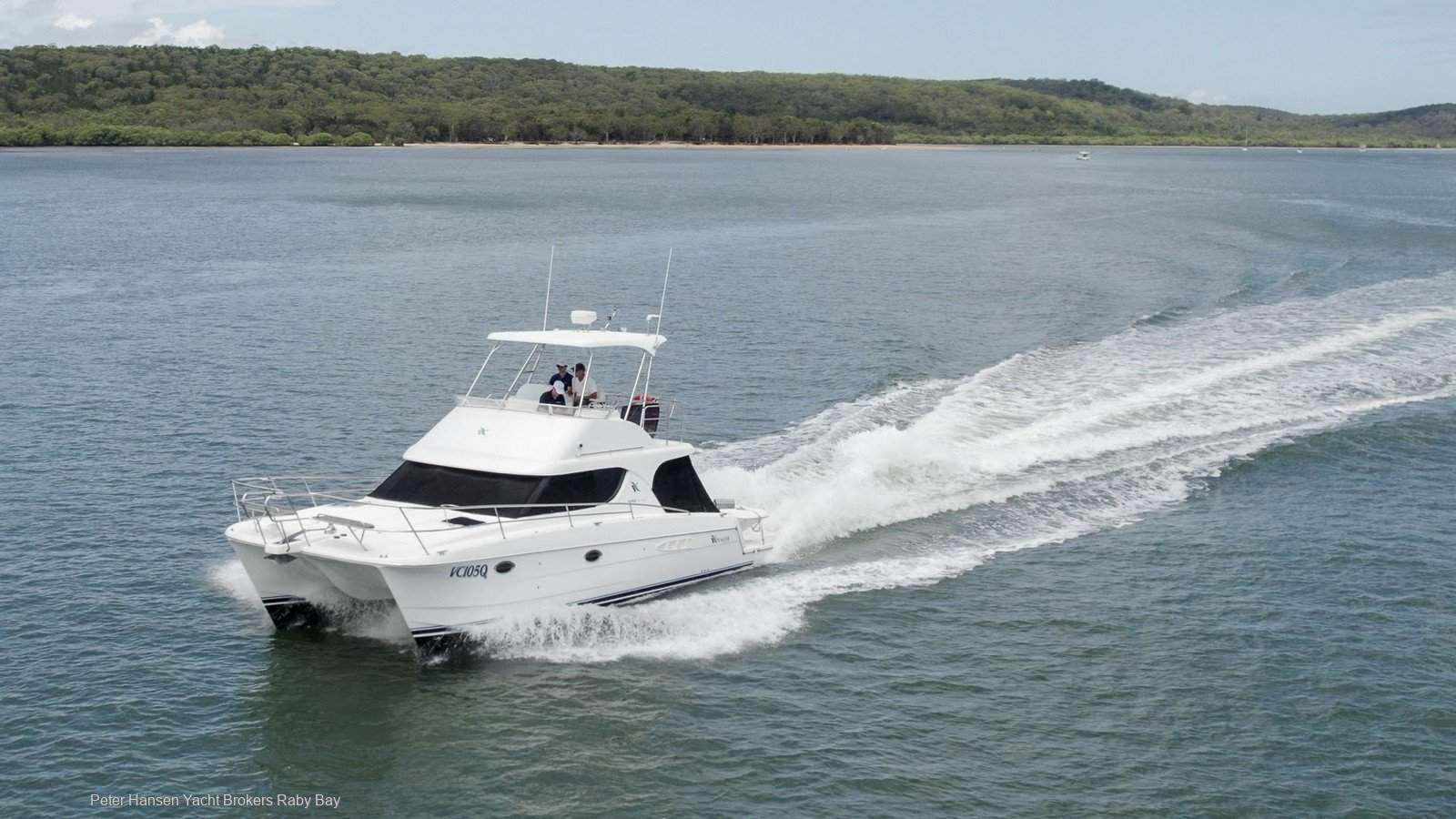 Voyager 1040 Flybridge Catamaran