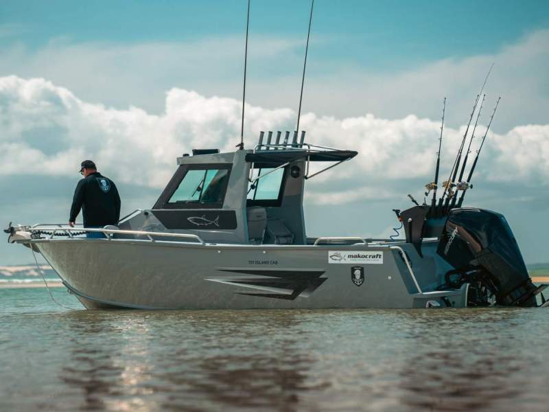 Makocraft 731 Island Cab HT - 300hp V8 Mercury - Dunbier Loader Pro - Hard Top