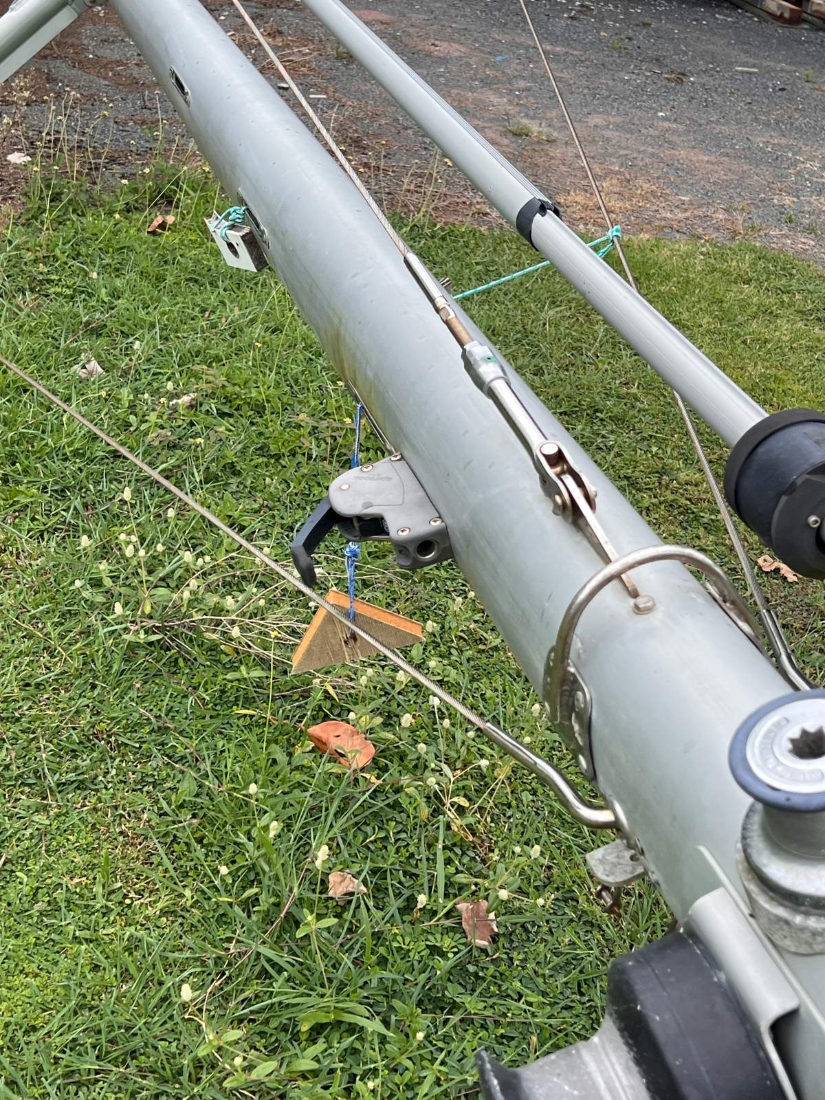 Mast Near New off 40 foot Cat