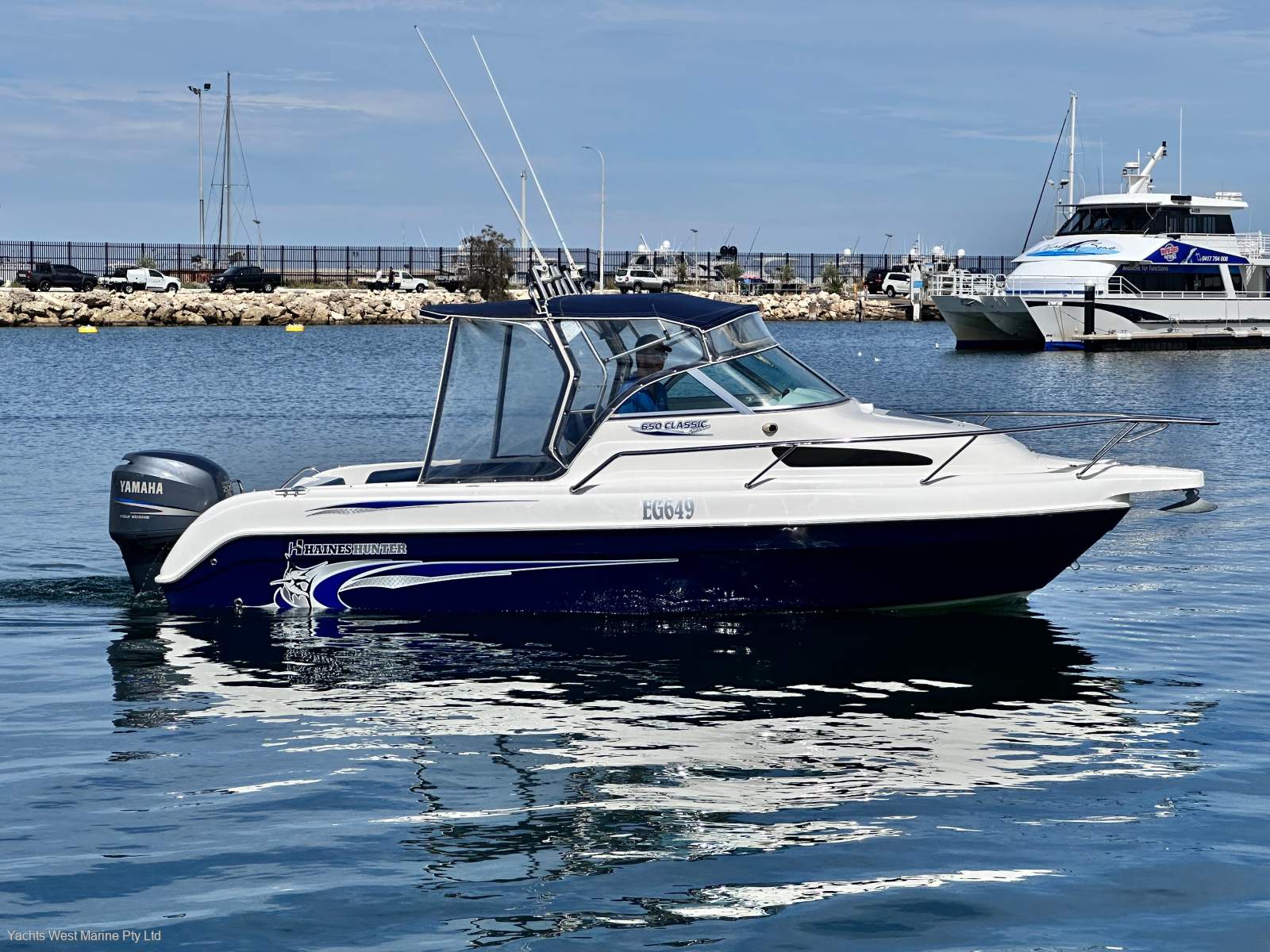Haines Hunter 650 Classic:HAINES HUNTER 650 by YACHTS WEST
