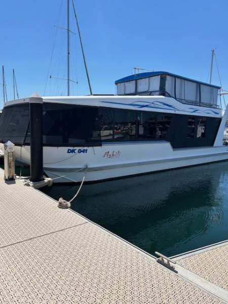 Hydro Cat HOUSE BOAT - LIVE OFF GRID