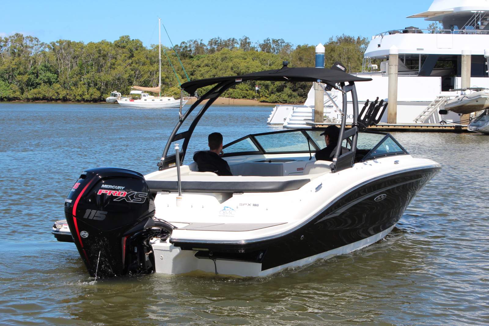 Sea Ray 190 SPX OB Bowrider