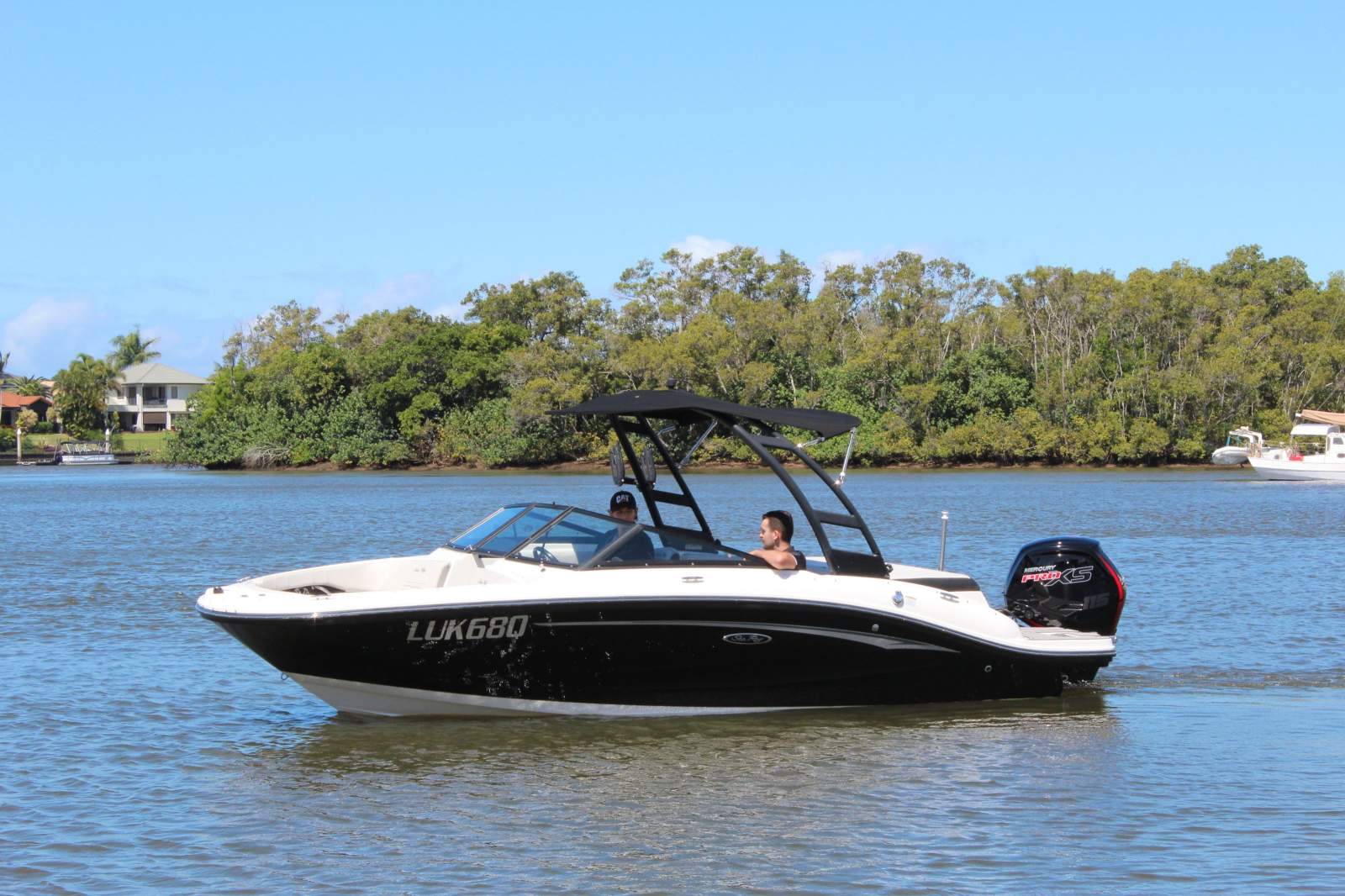 Sea Ray 190 SPX OB Bowrider