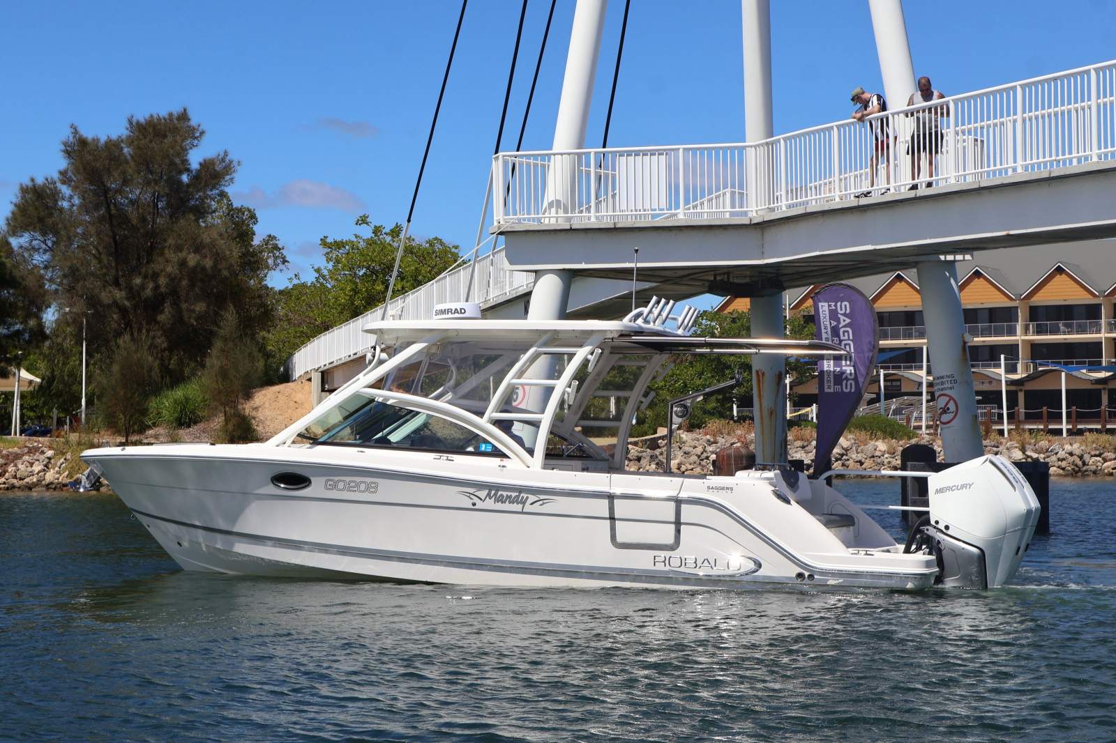 Robalo R317 - Versatility Meets Innovation!