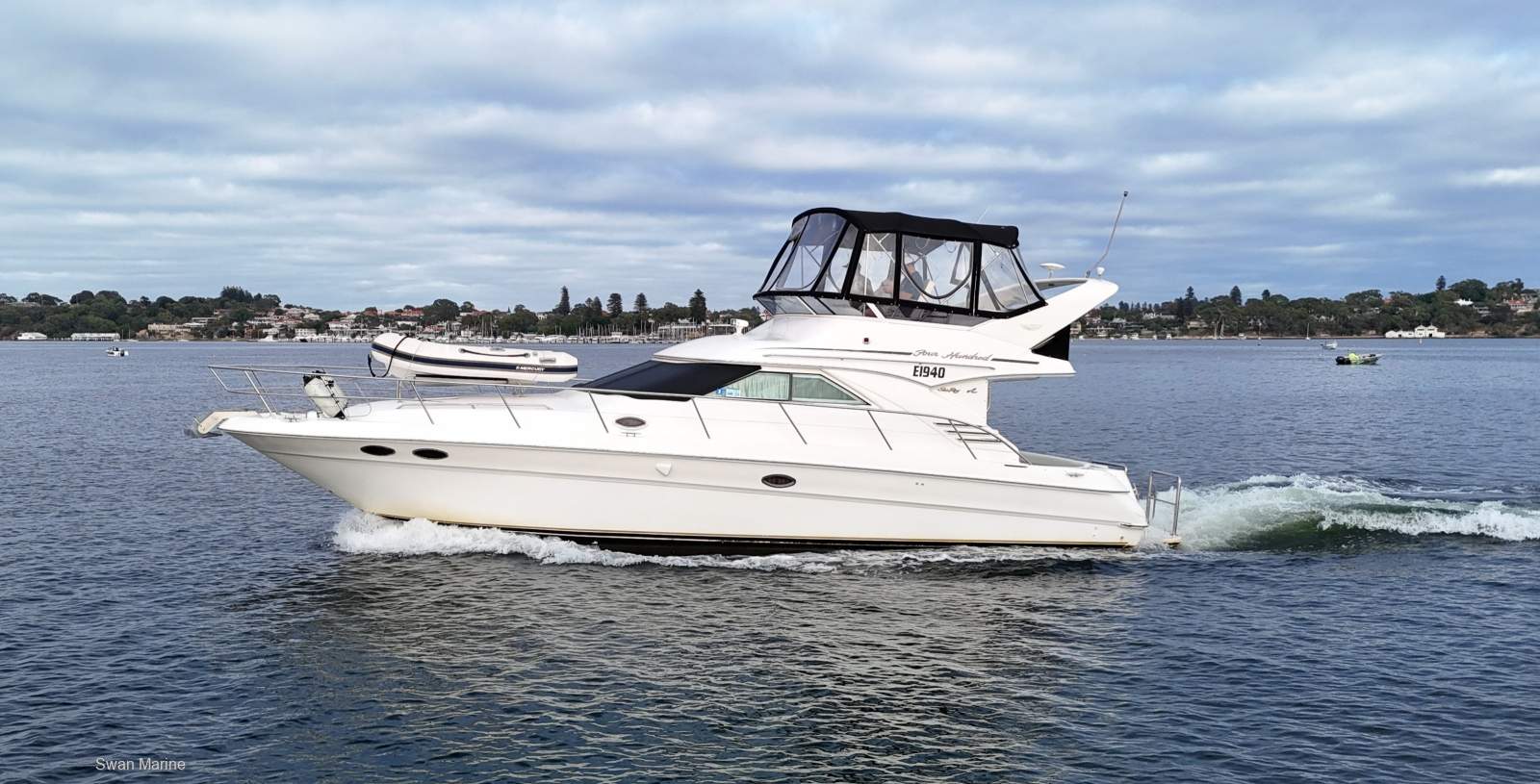 Sea Ray 400 Sedan Bridge