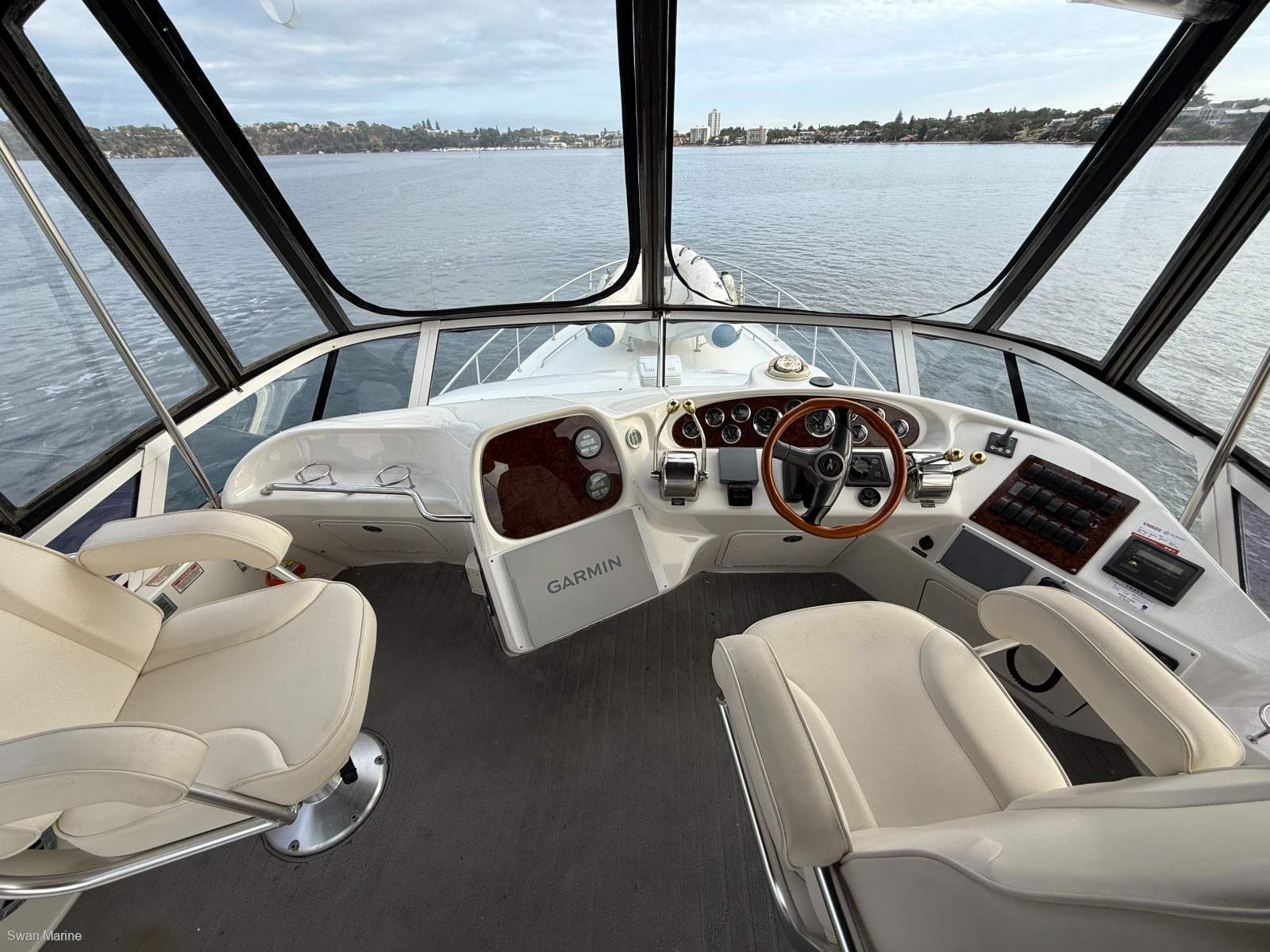 Sea Ray 400 Sedan Bridge