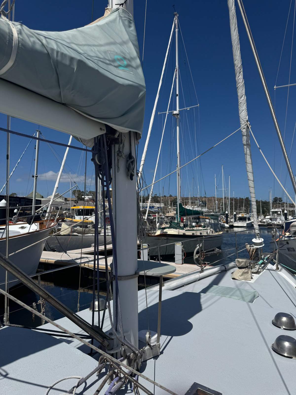 Endurance 40' Sloop