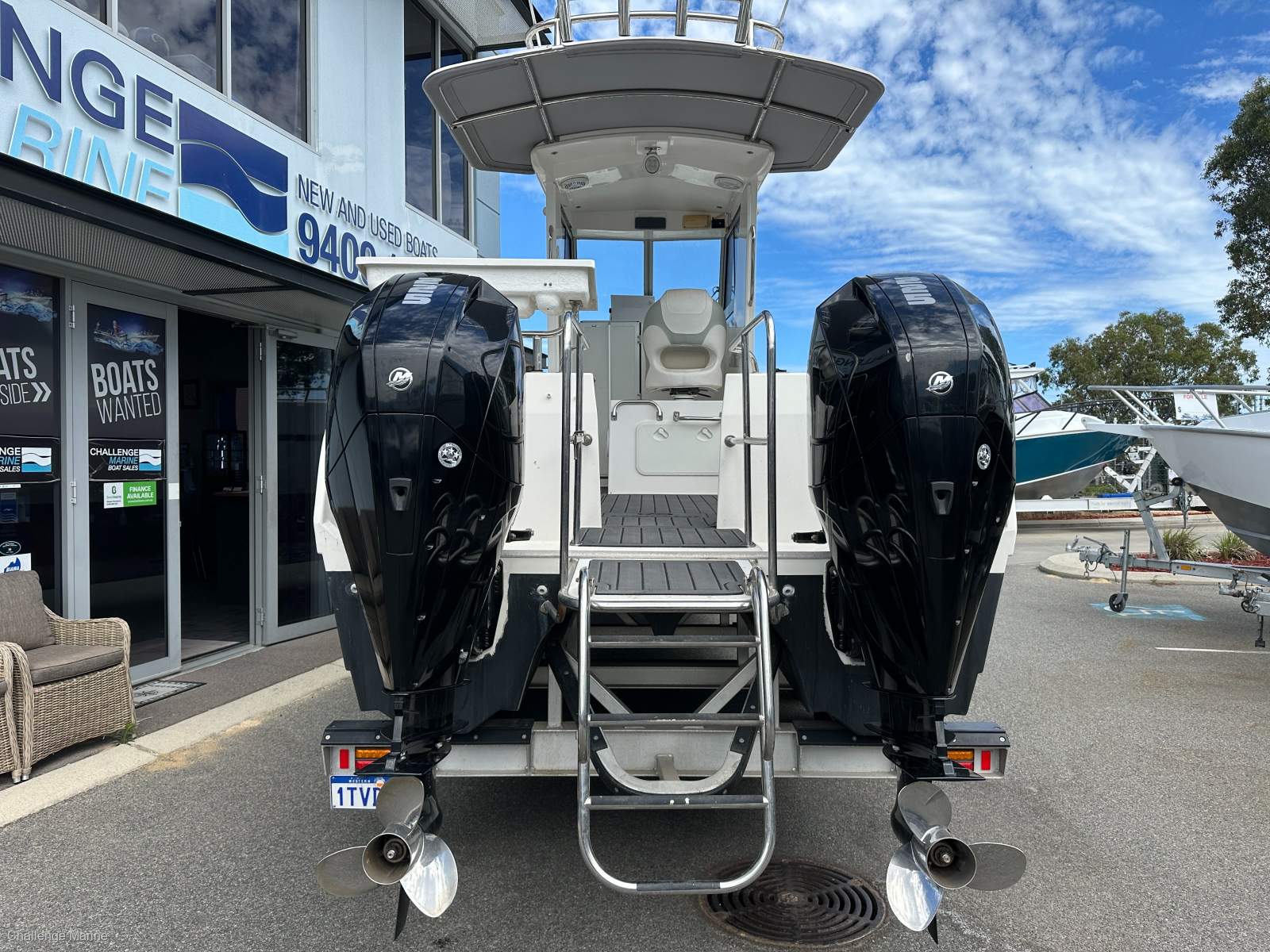 Leisurecat StormCat 8000 series - 2021 Mercury 225HP 4 strokes - 70 hours