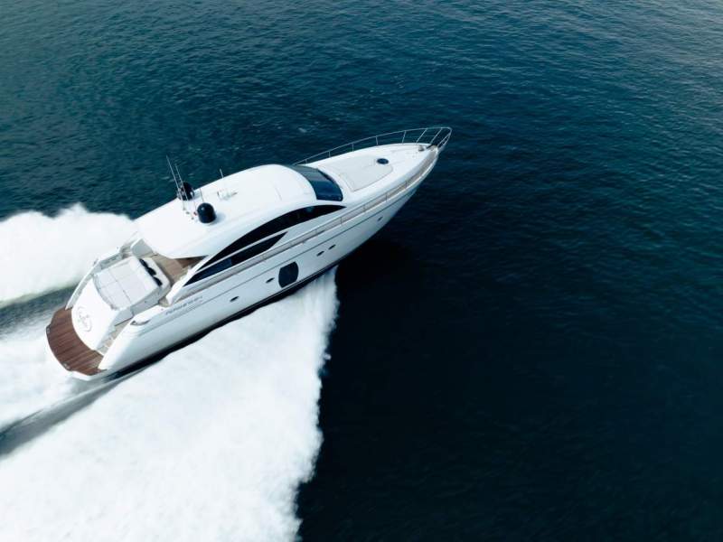 Pershing 64