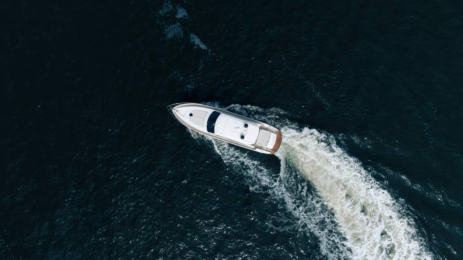 Pershing 64