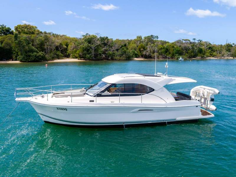 Riviera 3600 Sport Yacht