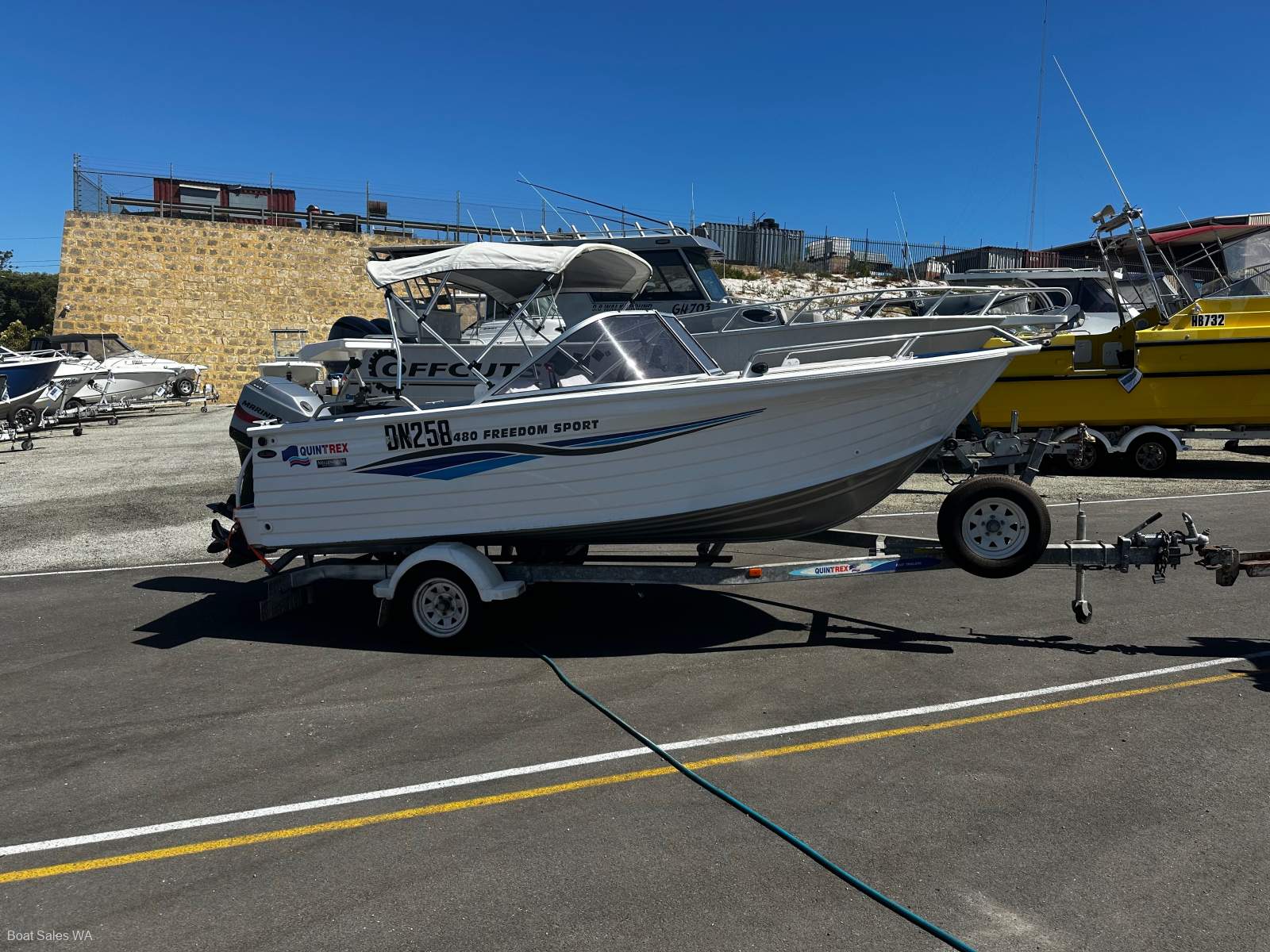 Quintrex 480 Freedom Sport 2006 MODEL NEAT AND CLEAN 75hp 2STR MARINER 370HRS