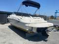 Sea Ray 240 Sundeck