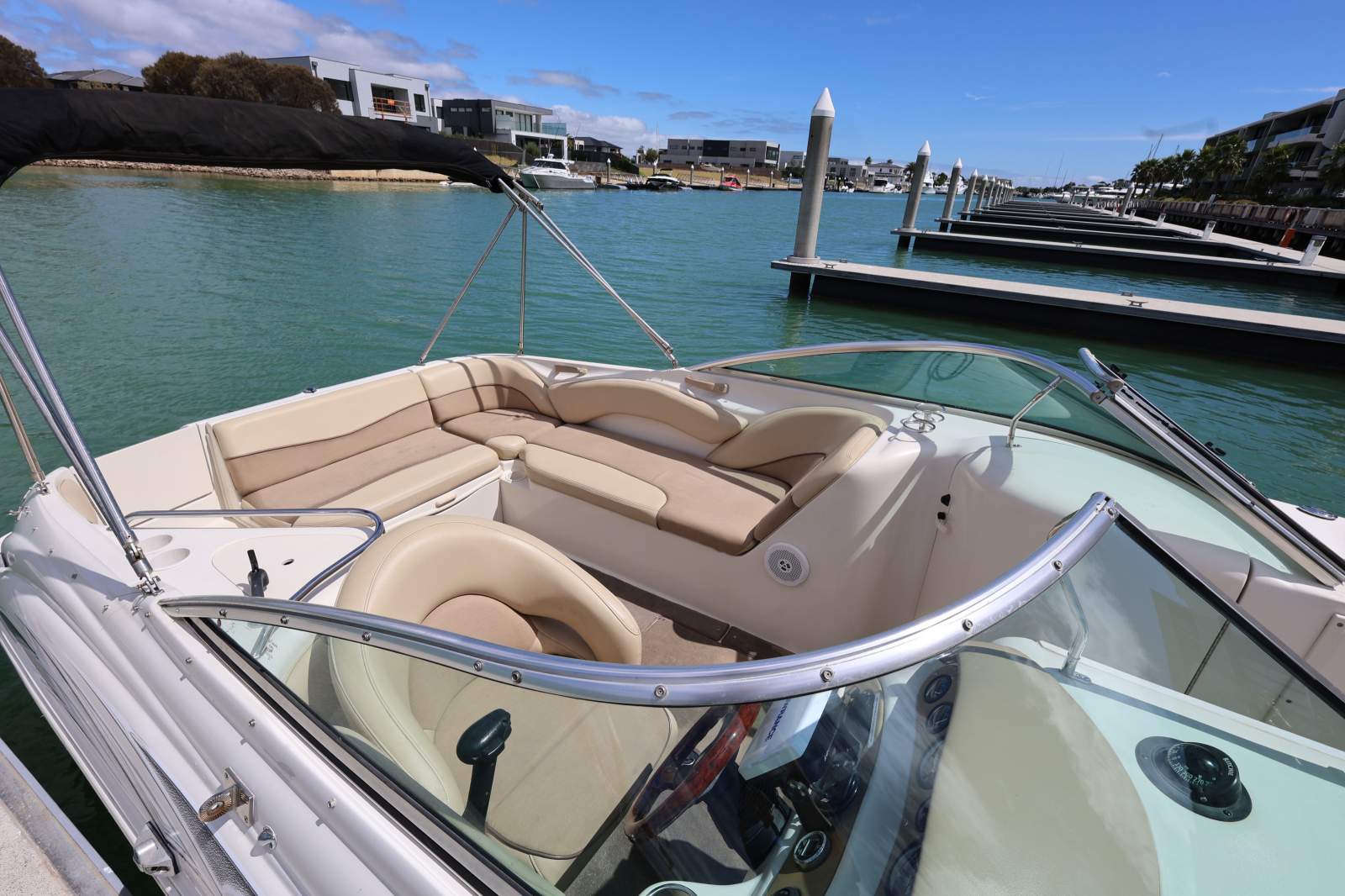 Sea Ray 240 Sundeck