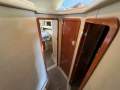 Sea Ray 450 Express Bridge:Hallway