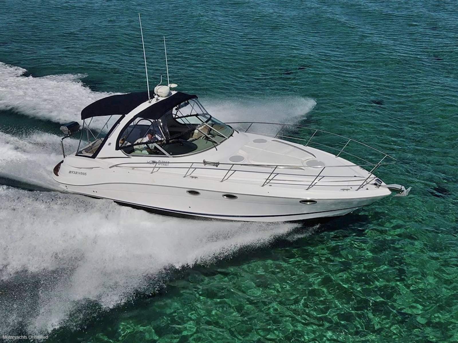 Four Winns Vista 348 - Highly optioned luxury cruiser - low hours