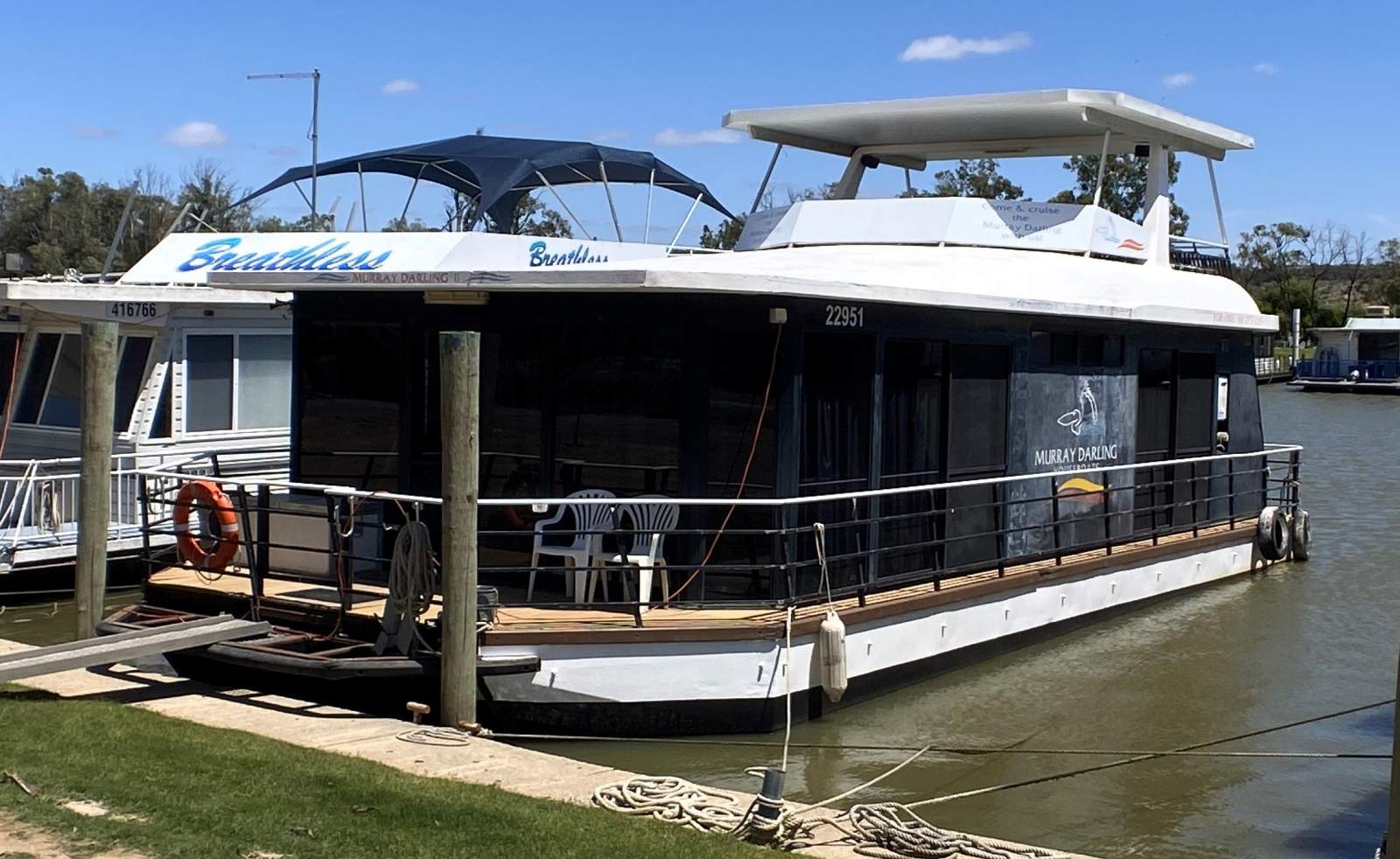 MURRAY DARLING II Affordable Hire/Survey Houseboat