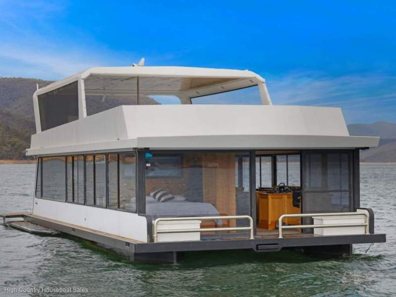 Units Houseboat