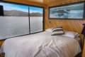 Units Houseboat Holiday Home on Lake Eildon:Units on Lake Eildon