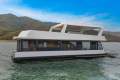Units Houseboat Holiday Home on Lake Eildon:Units on Lake Eildon