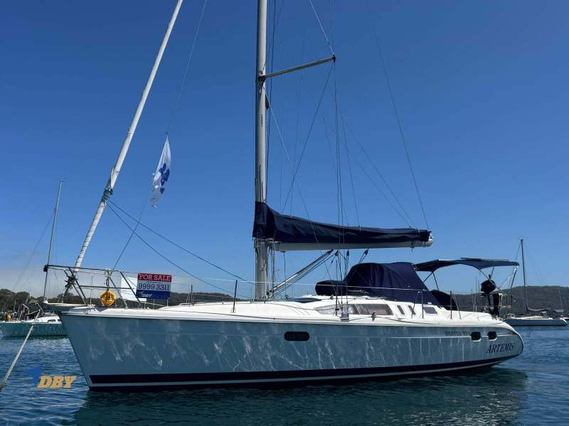 Hunter Marine 376