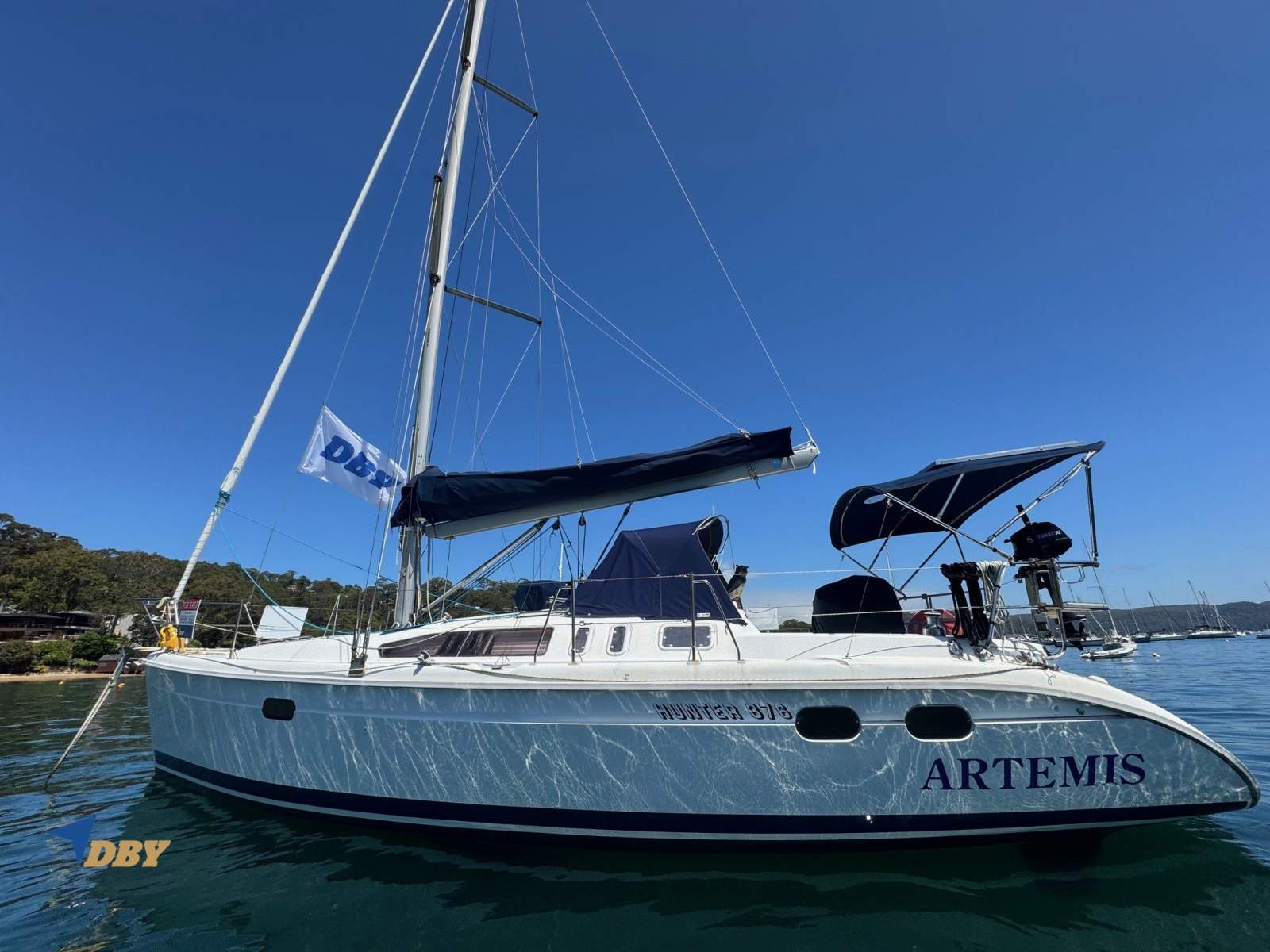 Hunter Marine 376