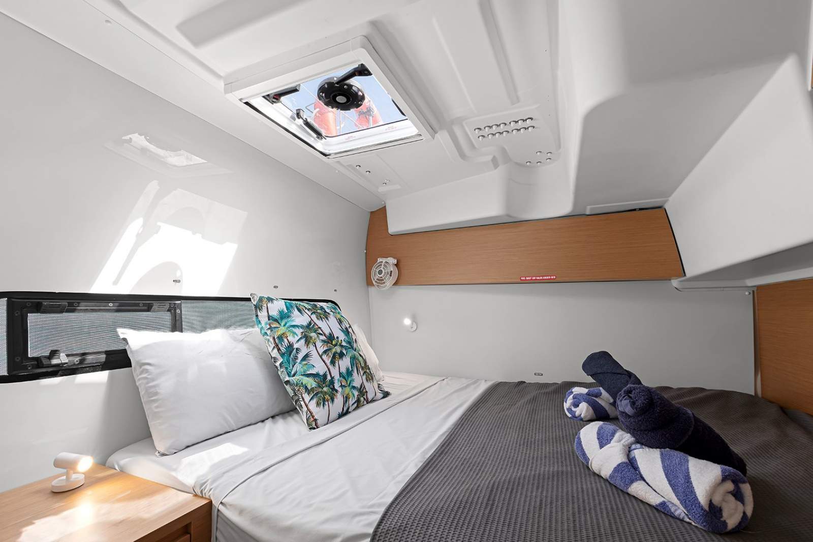 Excess 11:Port aft double cabin