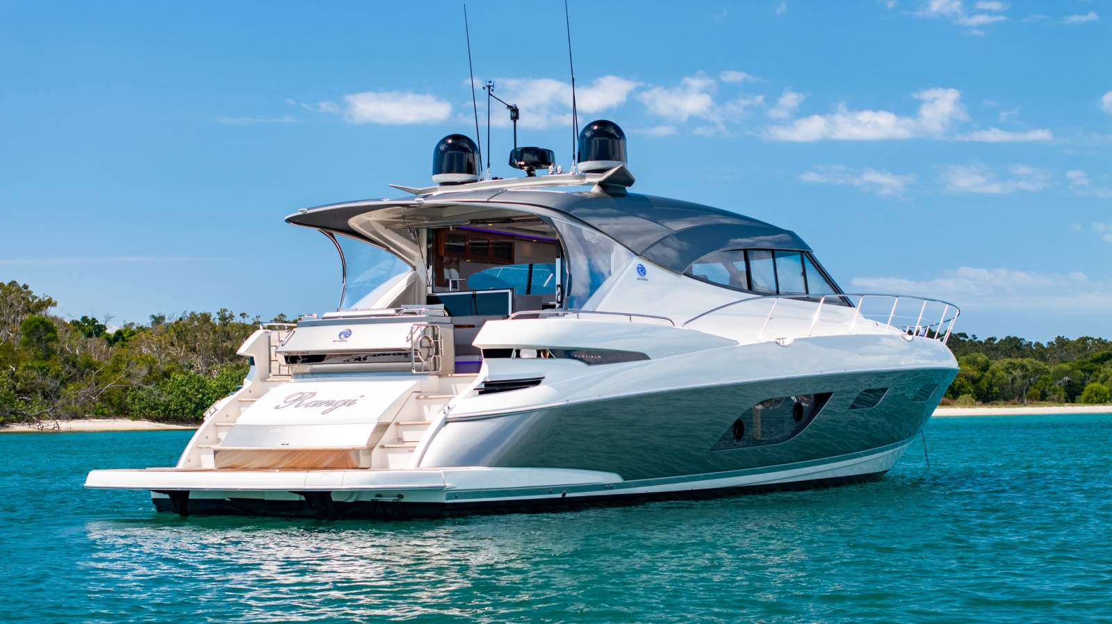 Riviera 6000 Sport Yacht Platinum Edition