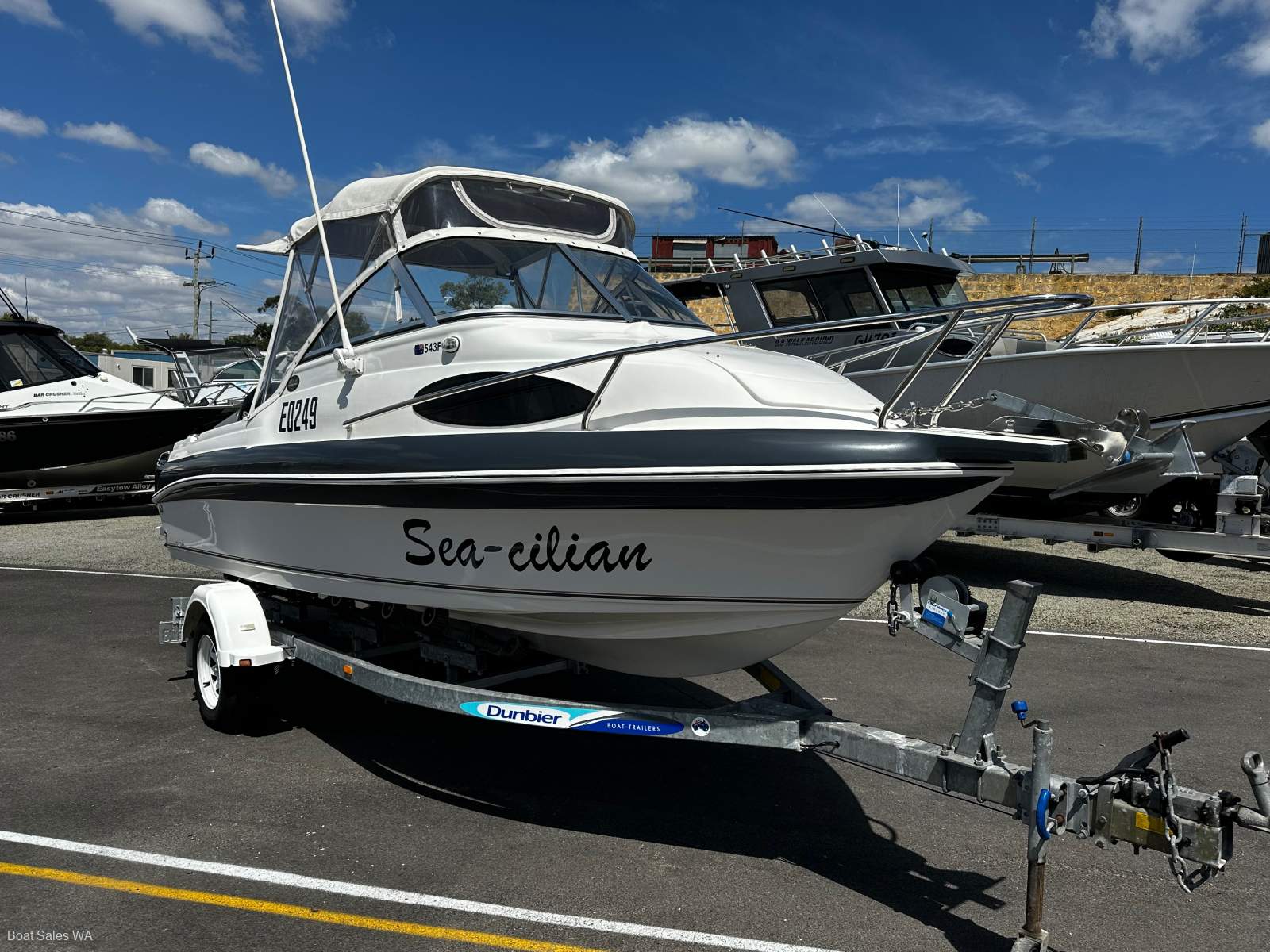 Haines Signature 543F AS NEW 222 HRS OLD 115HP 4STROKE SUZUKI OUTBOARD