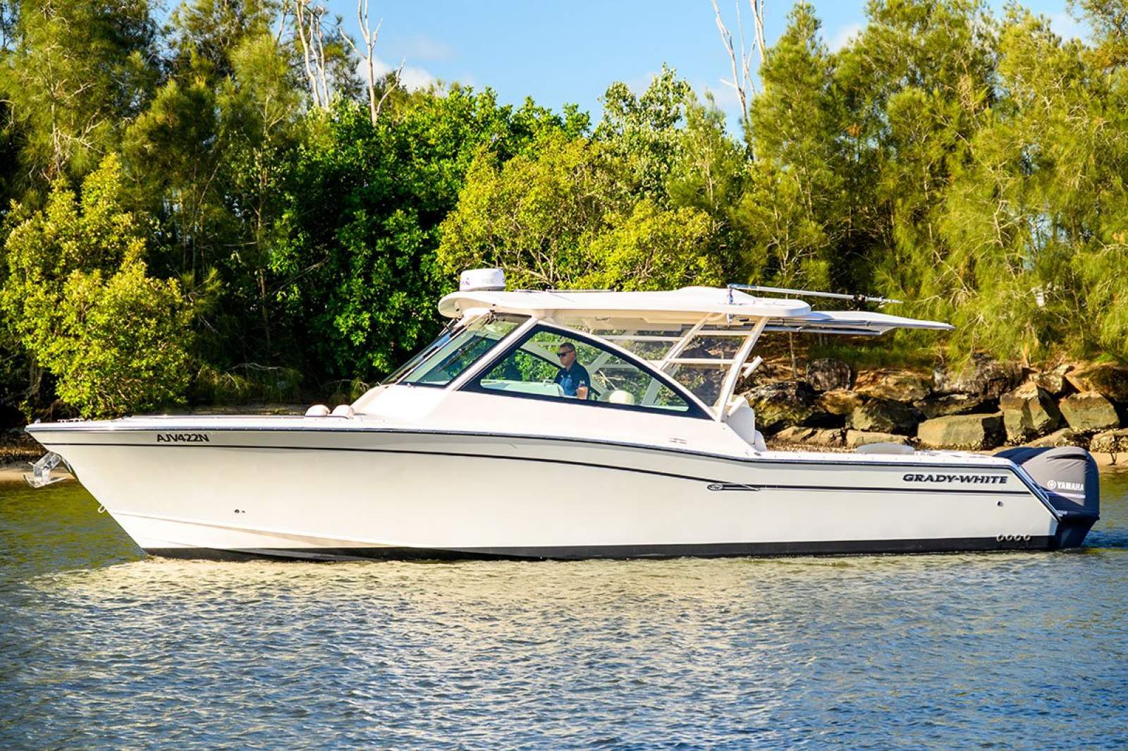 Grady-White Freedom 375