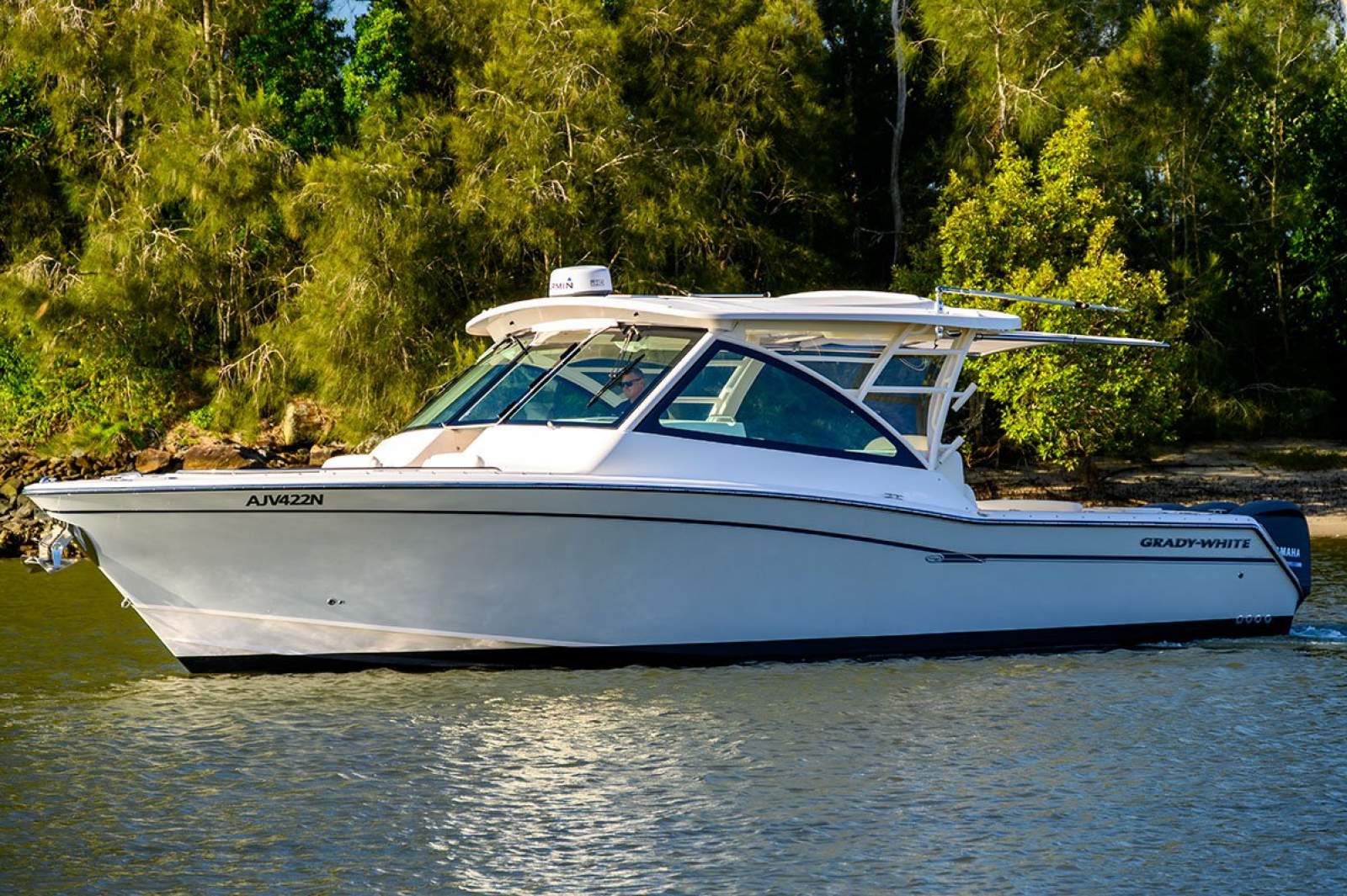 Grady-White Freedom 375