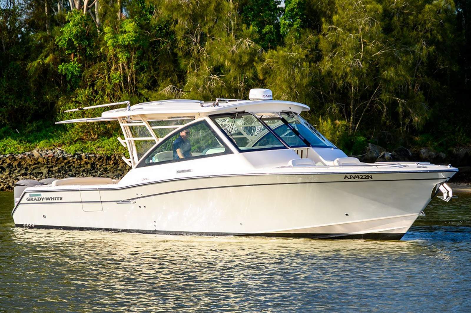 Grady-White Freedom 375