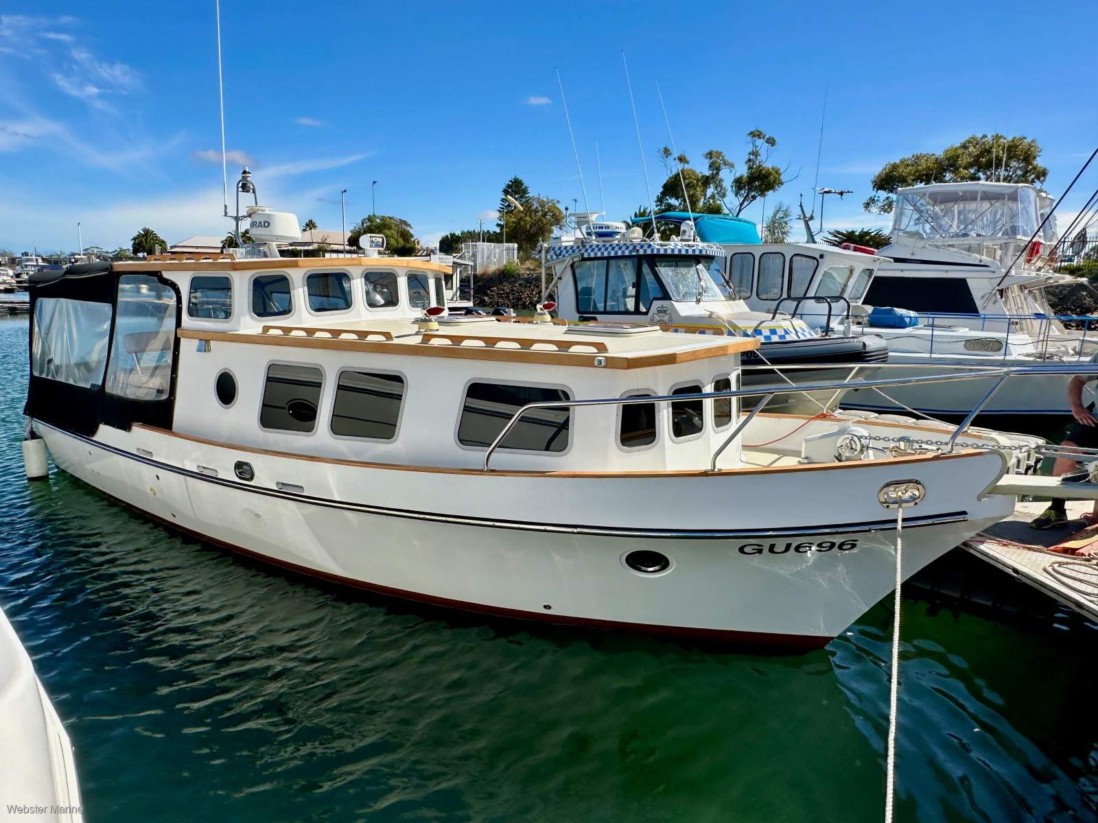Custom Fibreglass 33 converted fishing boat