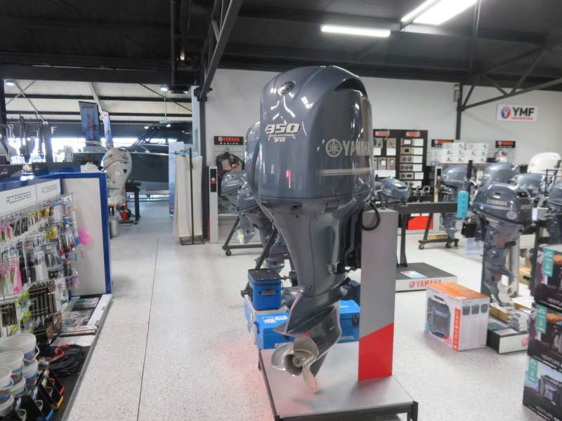 YAMAHA V8 POWER