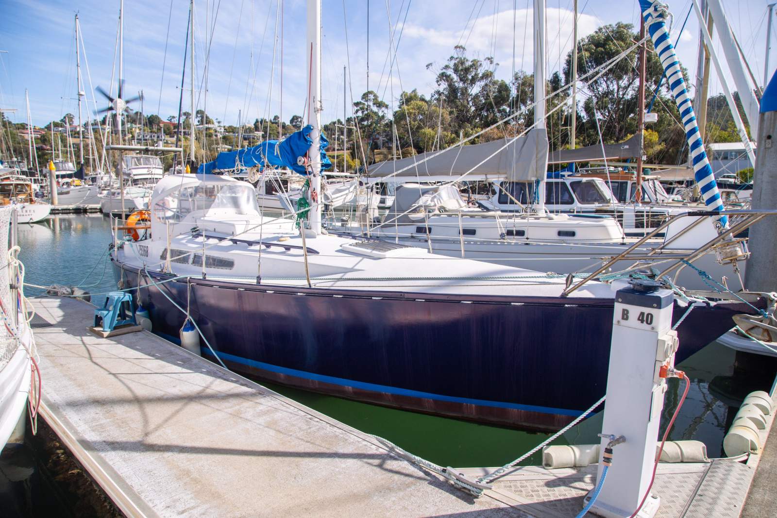 John Pugh 33 Cruising Sloop CAPABLE CRUISER, FANTASTIC VOLUME!