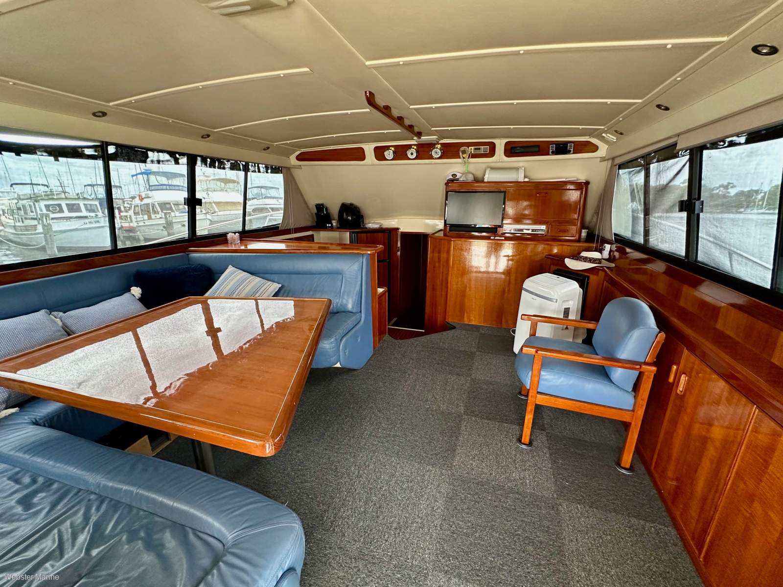 Riviera 48 Enclosed Flybridge