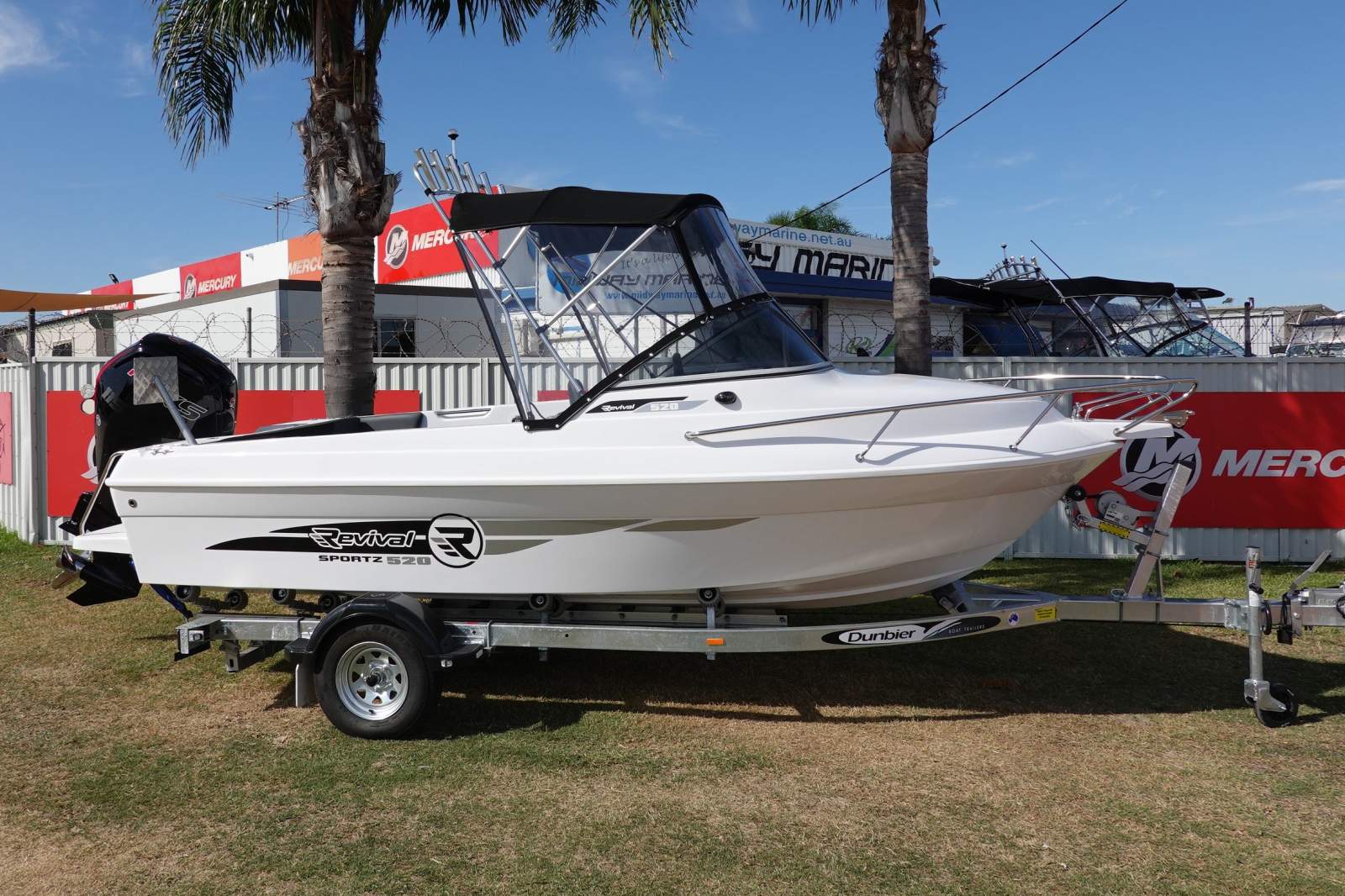 Revival 520 Sportz Runabout... 115hp Merc Pro XS