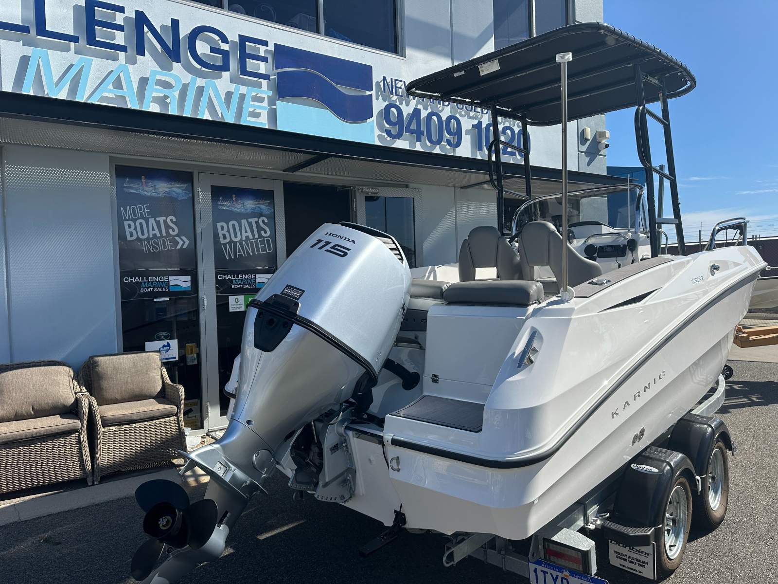 Karnic 1851 Centre Console with Honda 115HP 4 Stroke 2024 Package