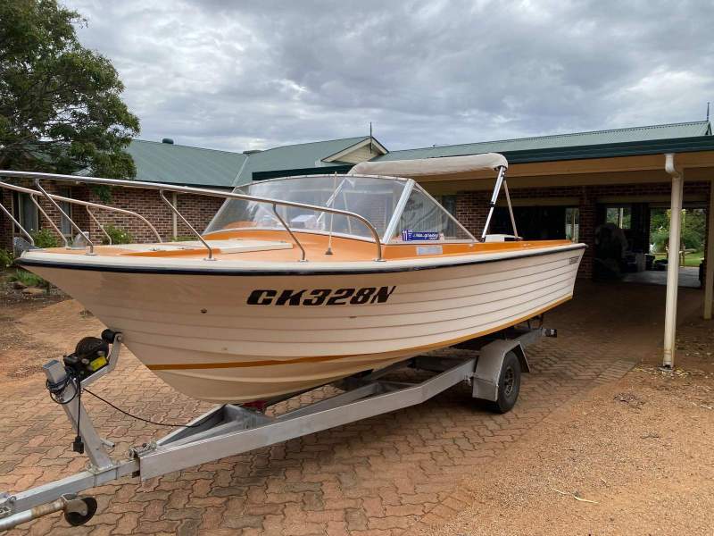 Nichols Bros Cruise Craft Raider 166