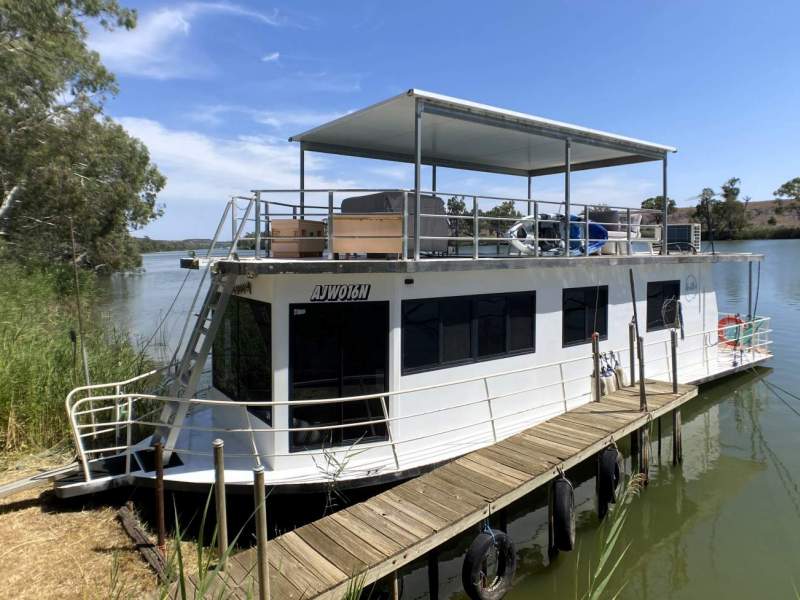 R & R TOO Manageable Two Decked, One Bed, Houseboat