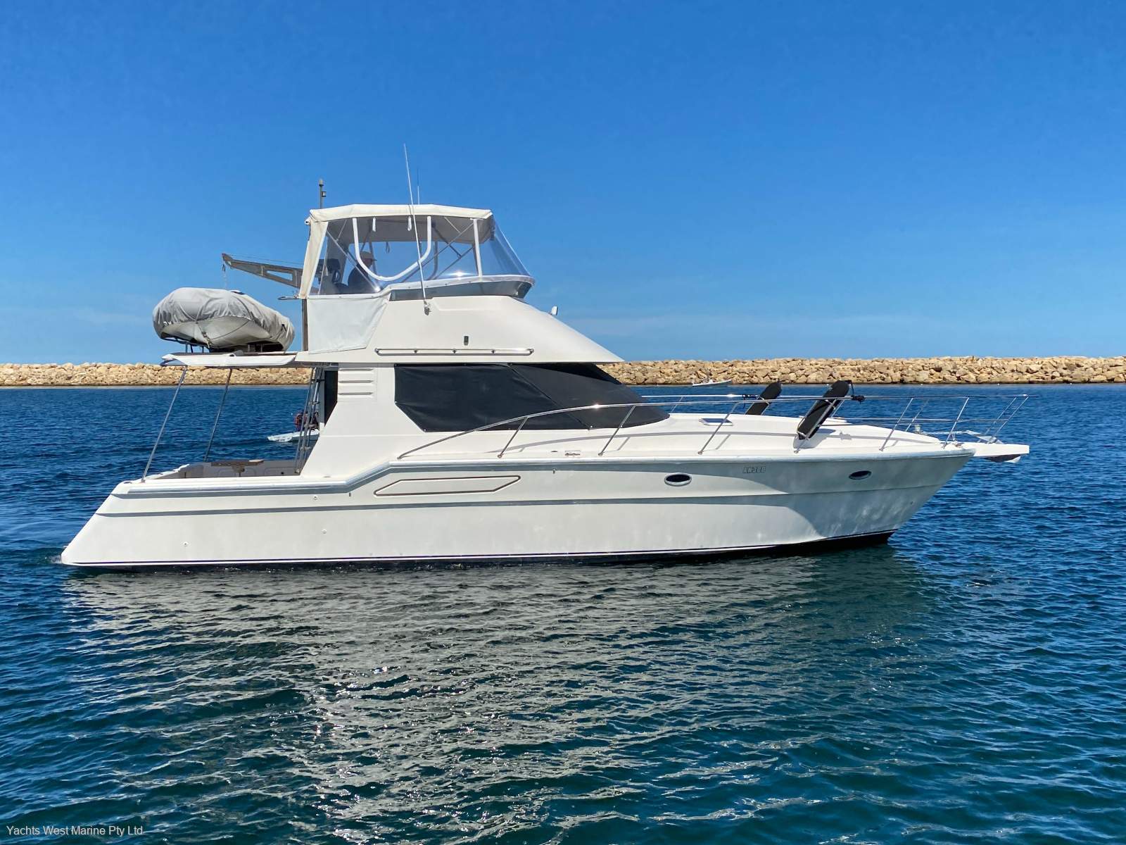 Thomascraft 38 Flybridge Cruiser:THOMASCRAFT 38 by YACHTS WEST ph 9335 7788