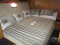 Thomascraft 38 Flybridge Cruiser:Master cabin Bed