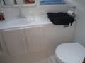 Thomascraft 38 Flybridge Cruiser:Toliet